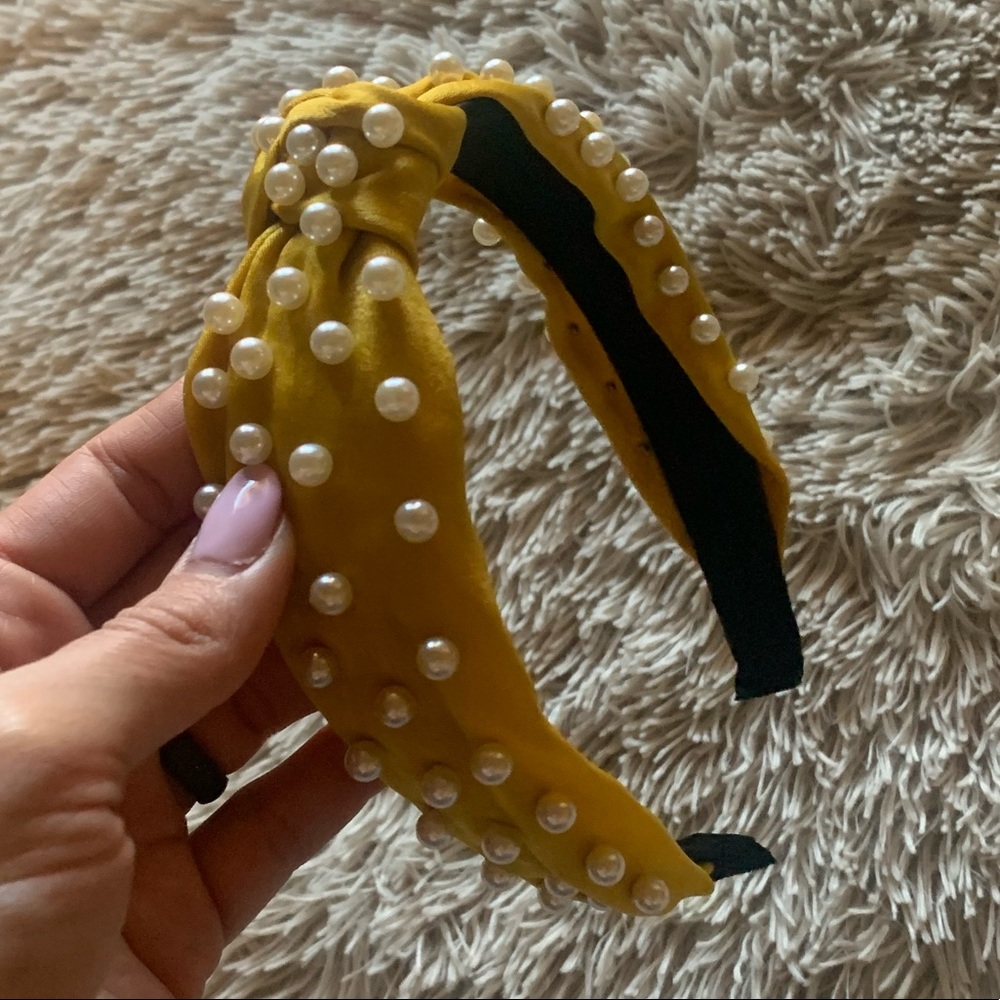 New yellow pearls headband - Picture 3 of 4